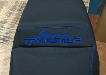 тапициране на седалки за мотори